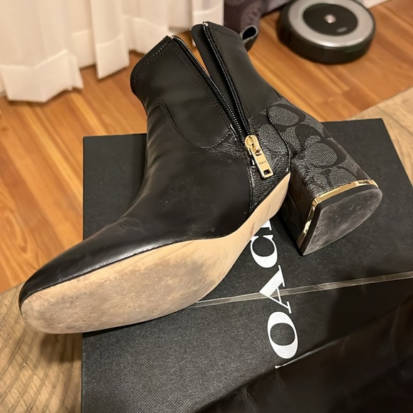 Coach Nana LTR- SIG Bootie - Excellent Condition - Picture 2 of 5